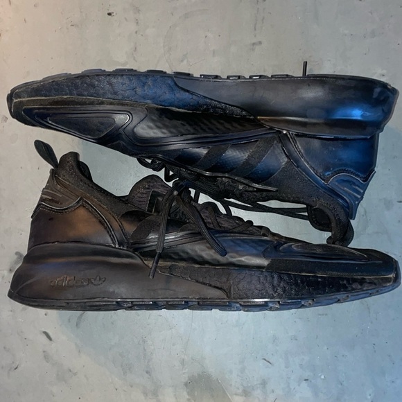 Adidas black on black sneakers - Picture 1 of 5